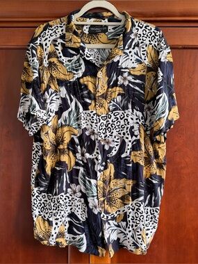 Vacancy Co. Tropical Leopard Button-Down Shirt Size XL
